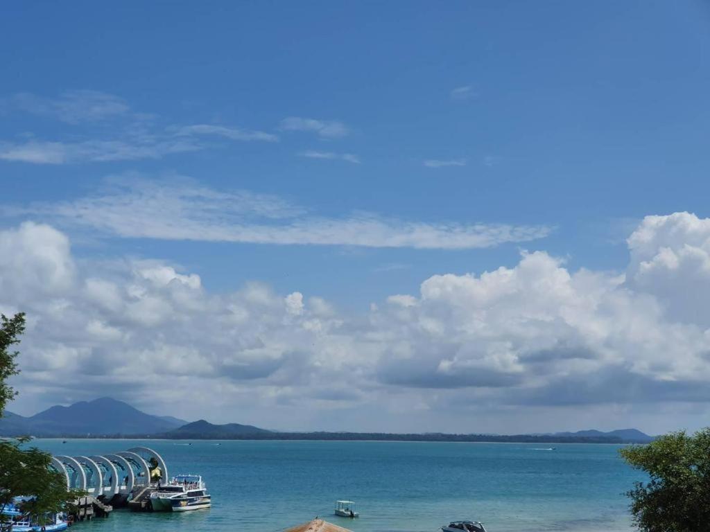 Rainbow Sky Hotel Samet Koh Samet Exterior photo